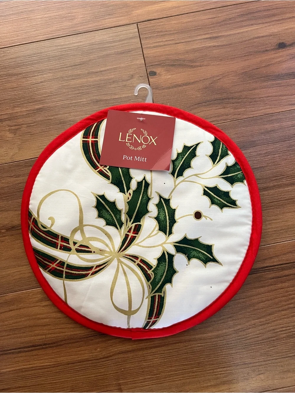 Lenox Red, White & Green Holiday Kitchen Linen Set